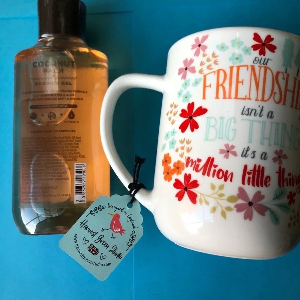 Holiday gift mug and shower gel